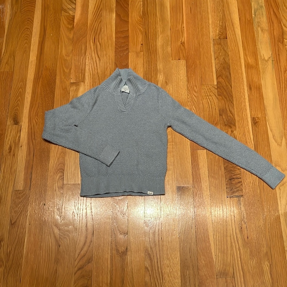 Girls Abercrombie Kids sweater size 9/10
